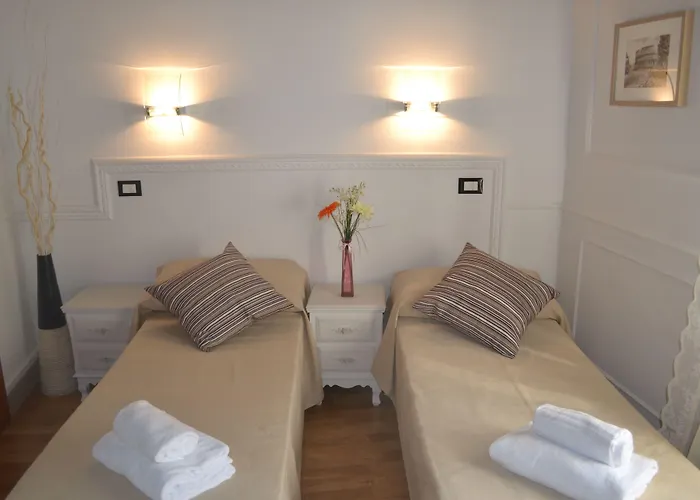 Domus Ester Konukevi 3*